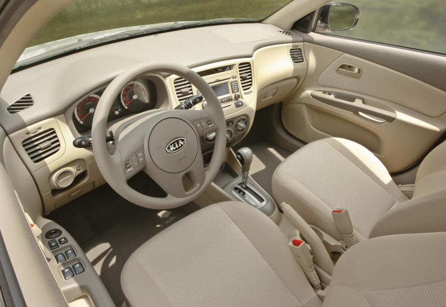  Kia Rio 2010 года  (фото 6 из 21)